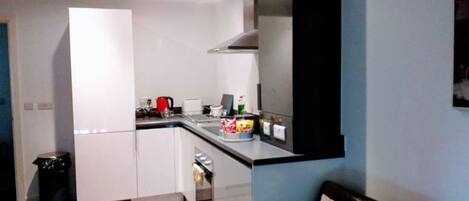 Fridge, microwave, oven, coffee/tea maker