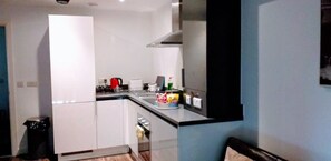 Fridge, microwave, oven, coffee/tea maker