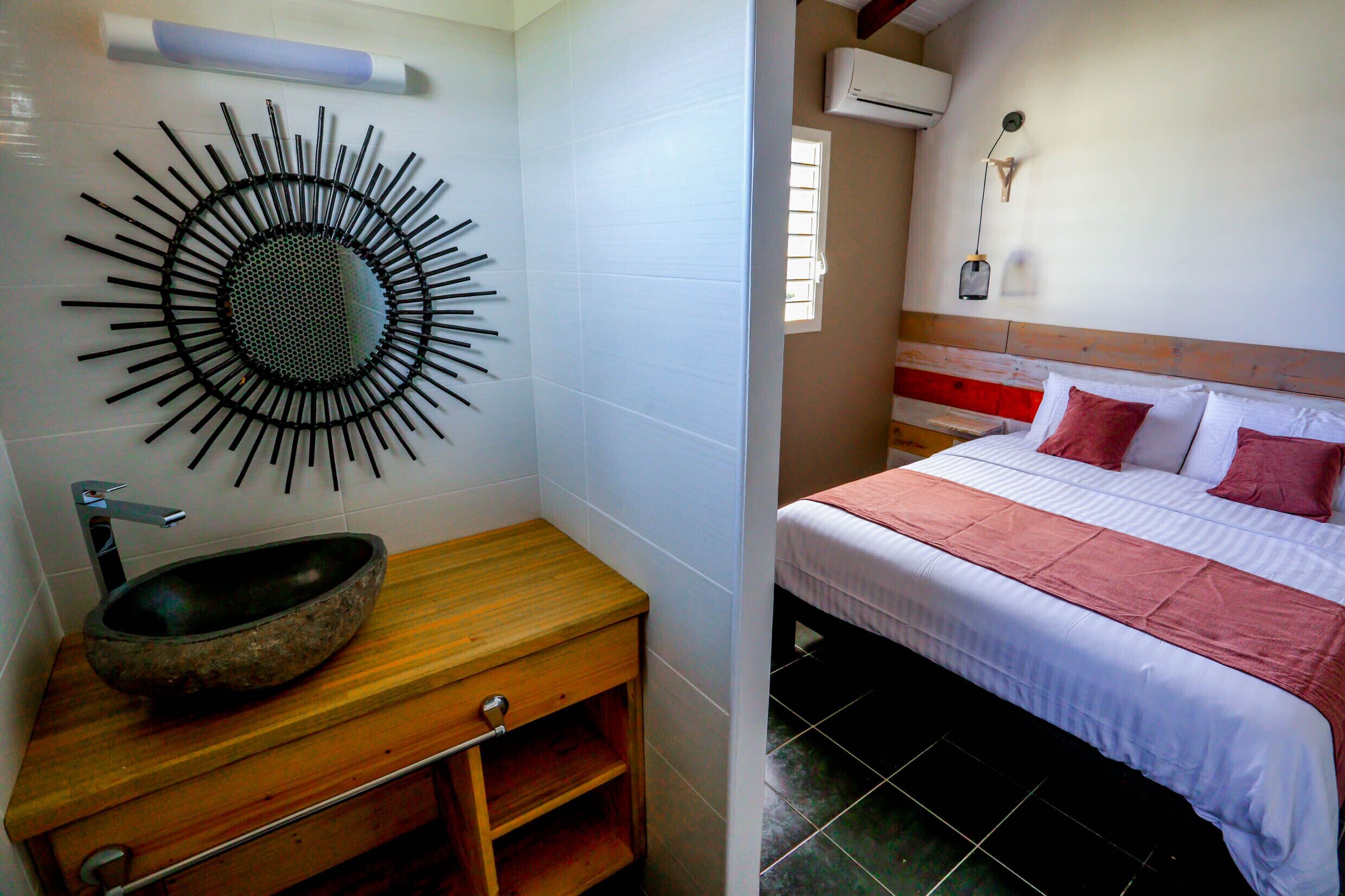 2 chambres, fer et planche à repasser, lit parapluie, Wi-Fi gratuit