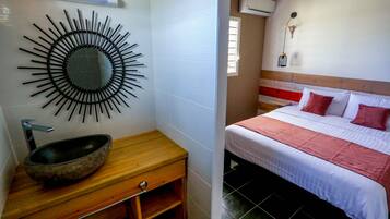 2 chambres, fer et planche à repasser, lit parapluie, Wi-Fi gratuit