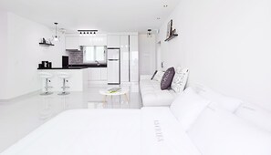Studio A Spa (Spa 20,000 KRW per room, Pay on site - Americano for 2) | 獨特裝潢、布置獨特、免費無線上網