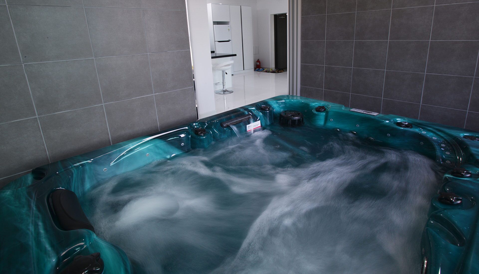 room (duplex a spa) | jetted bathtub