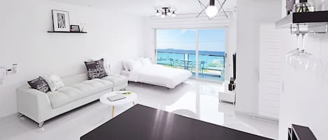 Studio A Spa (Spa 20,000 KRW per room, Pay on site - Americano for 2) | Individuell dekoriert, individuell eingerichtet, kostenloses WLAN