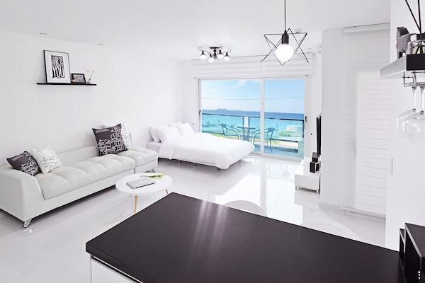 Studio A Spa (Spa 20,000 KRW per room, Pay on site - Americano for 2) | Individually decorated, individually furnished, free WiFi