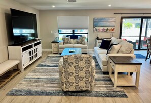 Living area - Blind Pass Condos at Bowman's Beach C110 on beautiful Sanibel Island (Sanibel)
