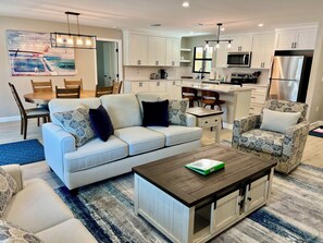 Living area - Blind Pass Condos at Bowman's Beach C110 on beautiful Sanibel Island (Sanibel)
