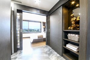 Royal Suite | Desk, free WiFi - Ulsan Calmare Pension (Ulsan)