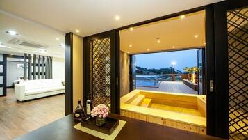 Family Suite | Bathtub besar