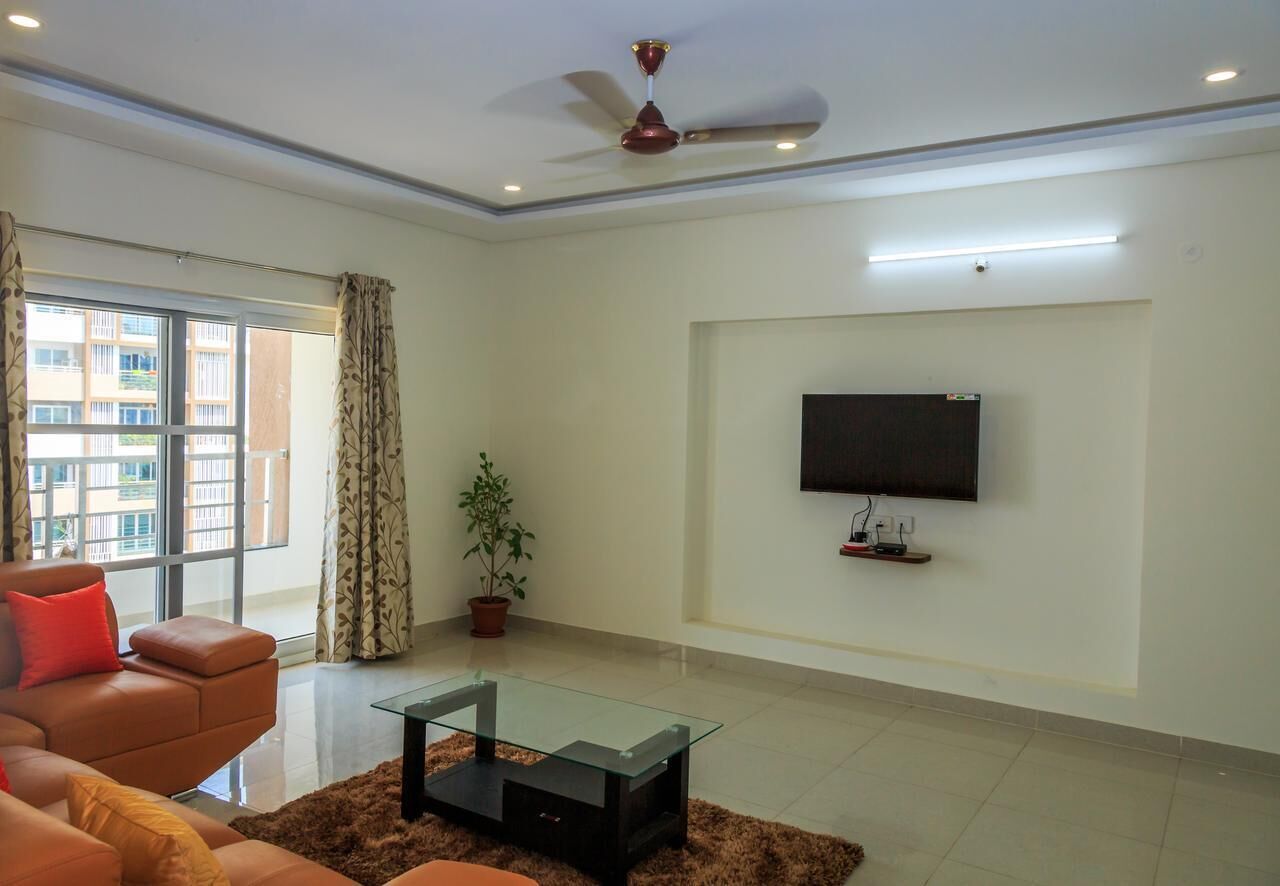 32-inch LED TV with cable channels, TV