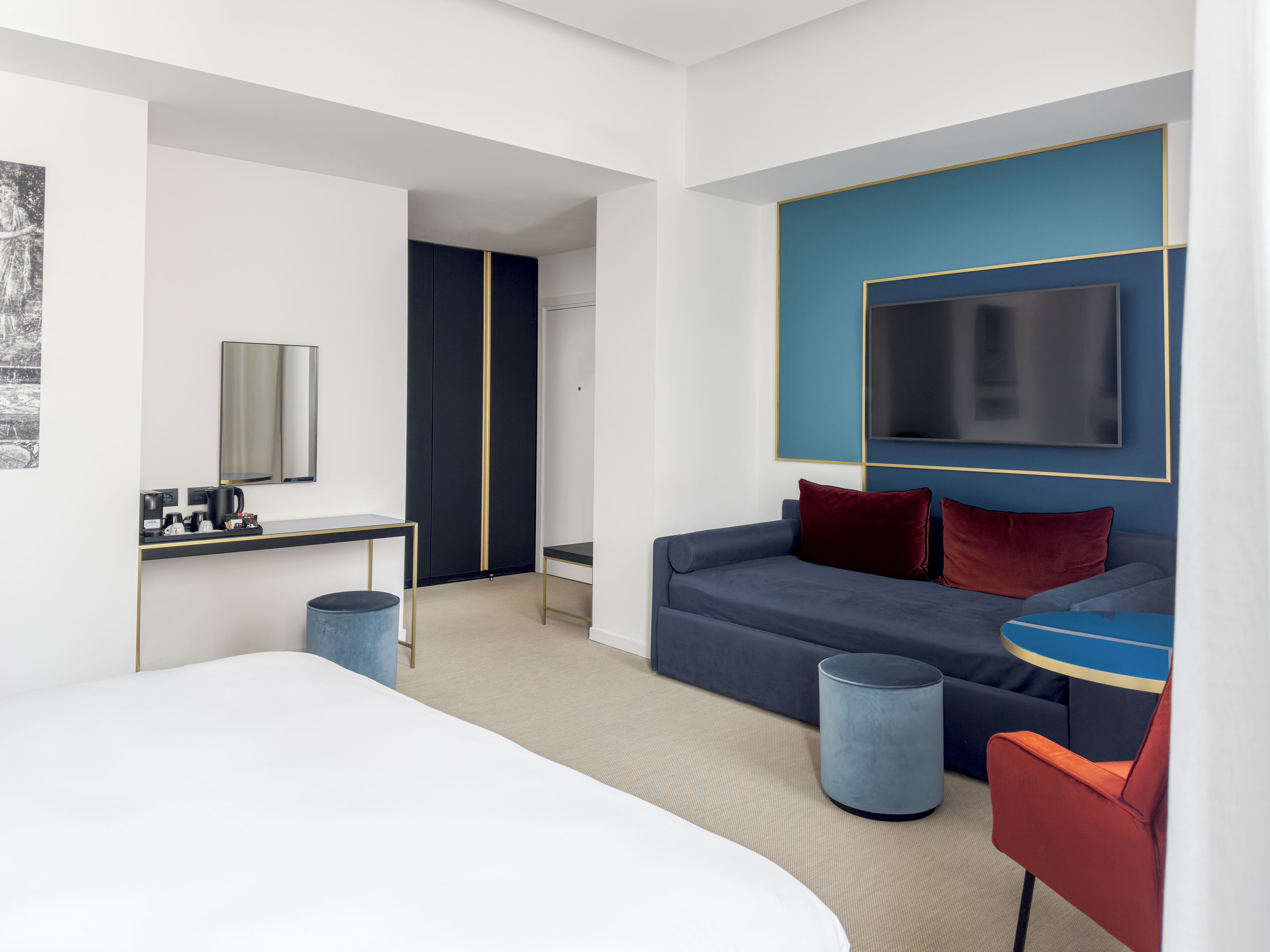 junior suite, 1 king bed | premium bedding, pillow-top beds, minibar, in-room safe