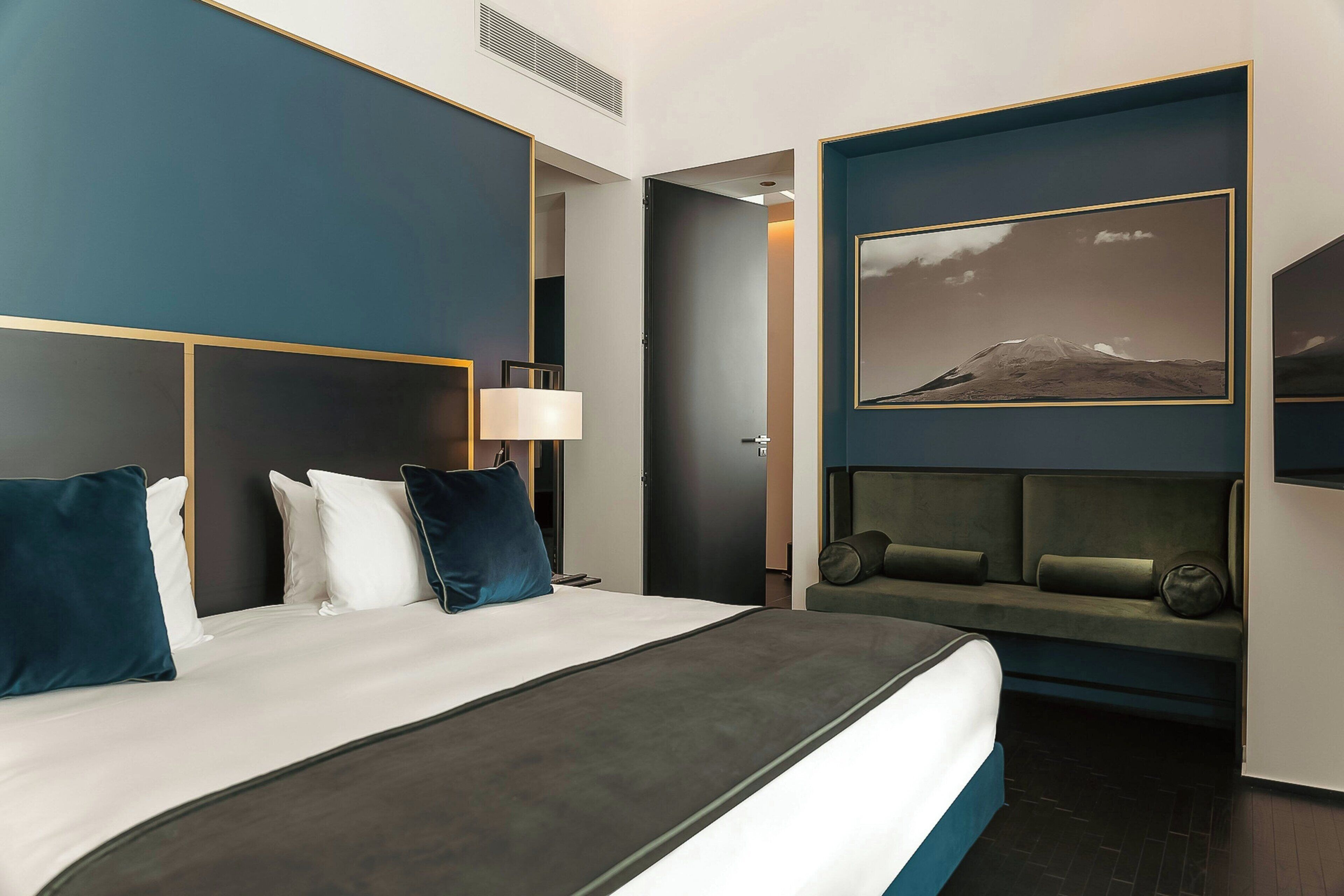 Premium bedding, pillow-top beds, minibar, in-room safe