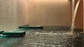 Couples treatment rooms, sauna, hot tub, steam room, body treatments