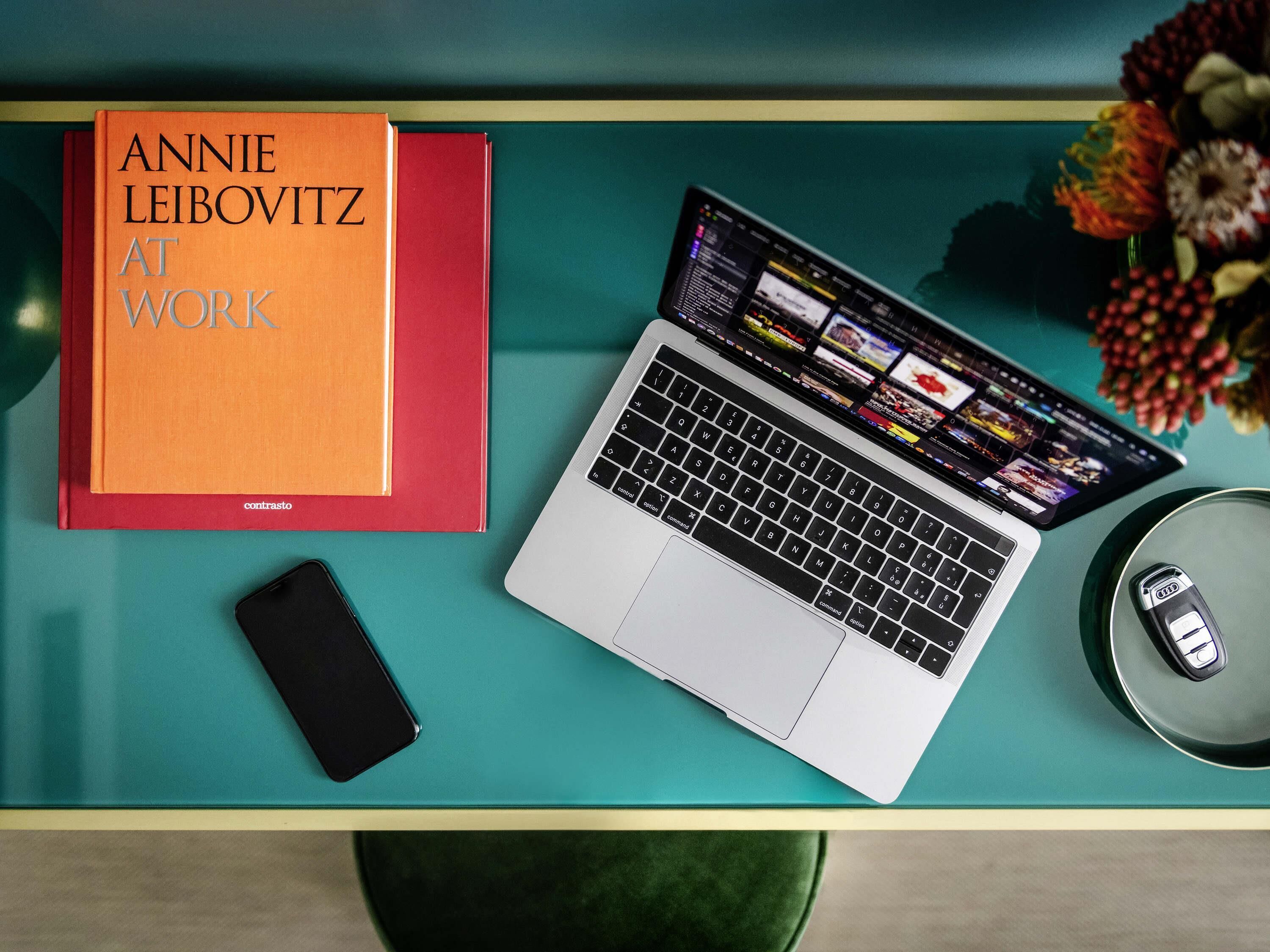 Ropa de cama de alta calidad, colchones con pillow-top y minibar 