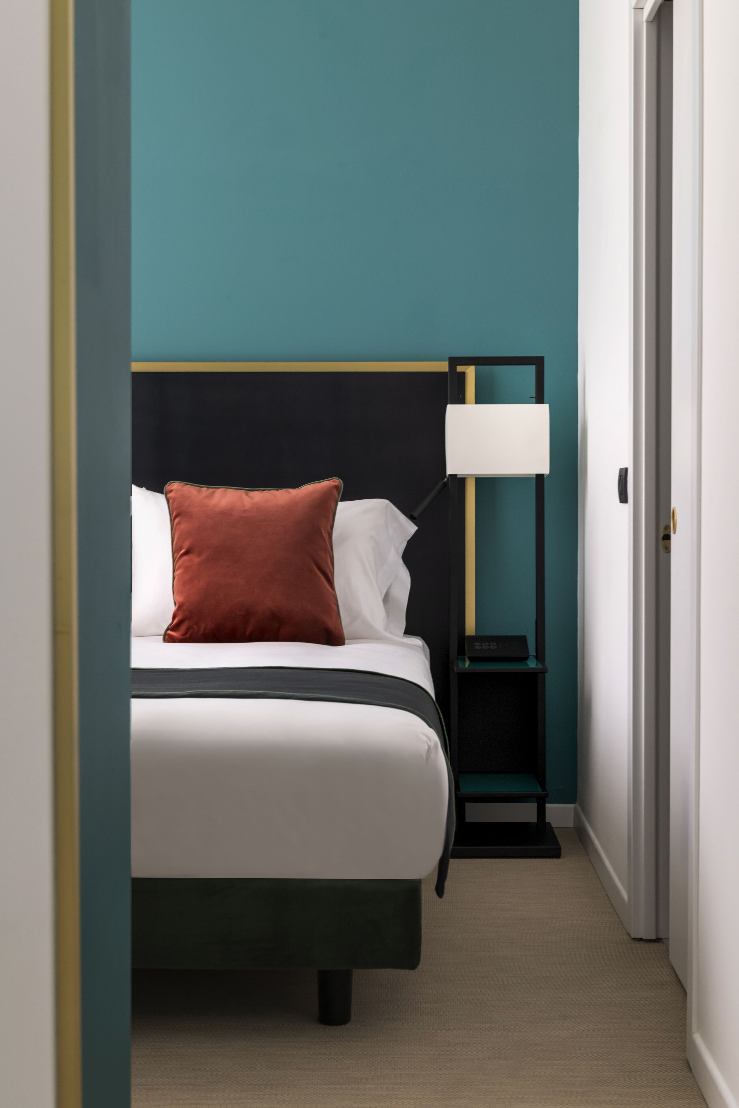superior room, 1 king bed | premium bedding, pillow-top beds, minibar, in-room safe