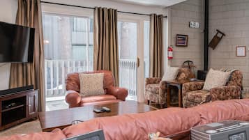 Condo, 2 Bedrooms (Sierra Park Villas #66 Bldg. N) | Living room | TV, DVD player