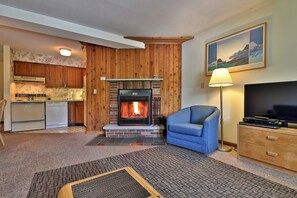 TV - Mt Green 2BR/2BA Condo: Close to Resort and Skiing. 3B7 (Killington)