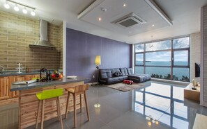 Apartment, Whirlpool (302) | Wohnbereich | LED-Fernseher