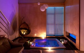Appartement Duplex, baignoire Ă jets (203) | Baignoire Ă jets