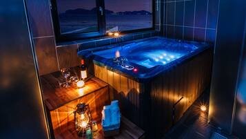 Condo, Jetted Tub (302) | Jetted bathtub