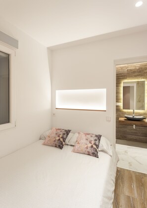 2 bedrooms, iron/ironing board, WiFi, bed sheets - LUXURY JORGE JUAN APARTMENT (Madrid)
