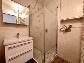 Shower - MeerZeit, Germany (Prerow)