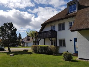 Unclassified image, 3 of 17, button - MeerZeit, Germany (Prerow)