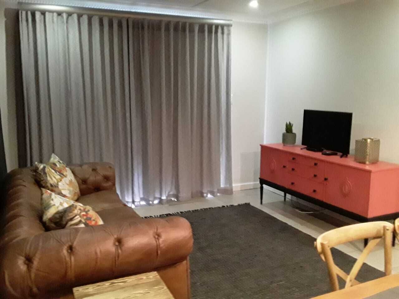 Chalet Superior | Area keluarga | Televisi LED 40-inci dengan saluran TV satelit dan TV