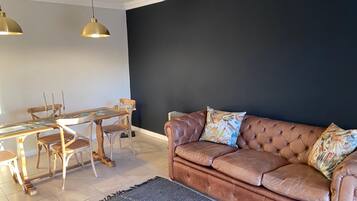 40-inch LED TV with satellite channels, TV