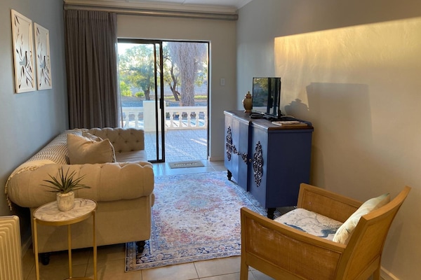 Televisión LED de 40 pulgadas con canales vía satélite y televisión