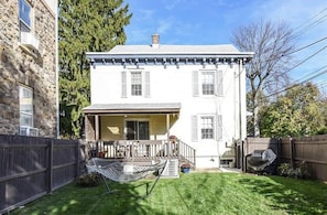 Exterior - BLISSFUL SPACIOUS HOME ⭐ IN HEART OF PRINCETON ⭐ (Princeton)