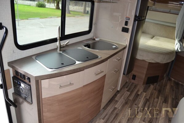 Mikroaaltouuni, talouspaperi