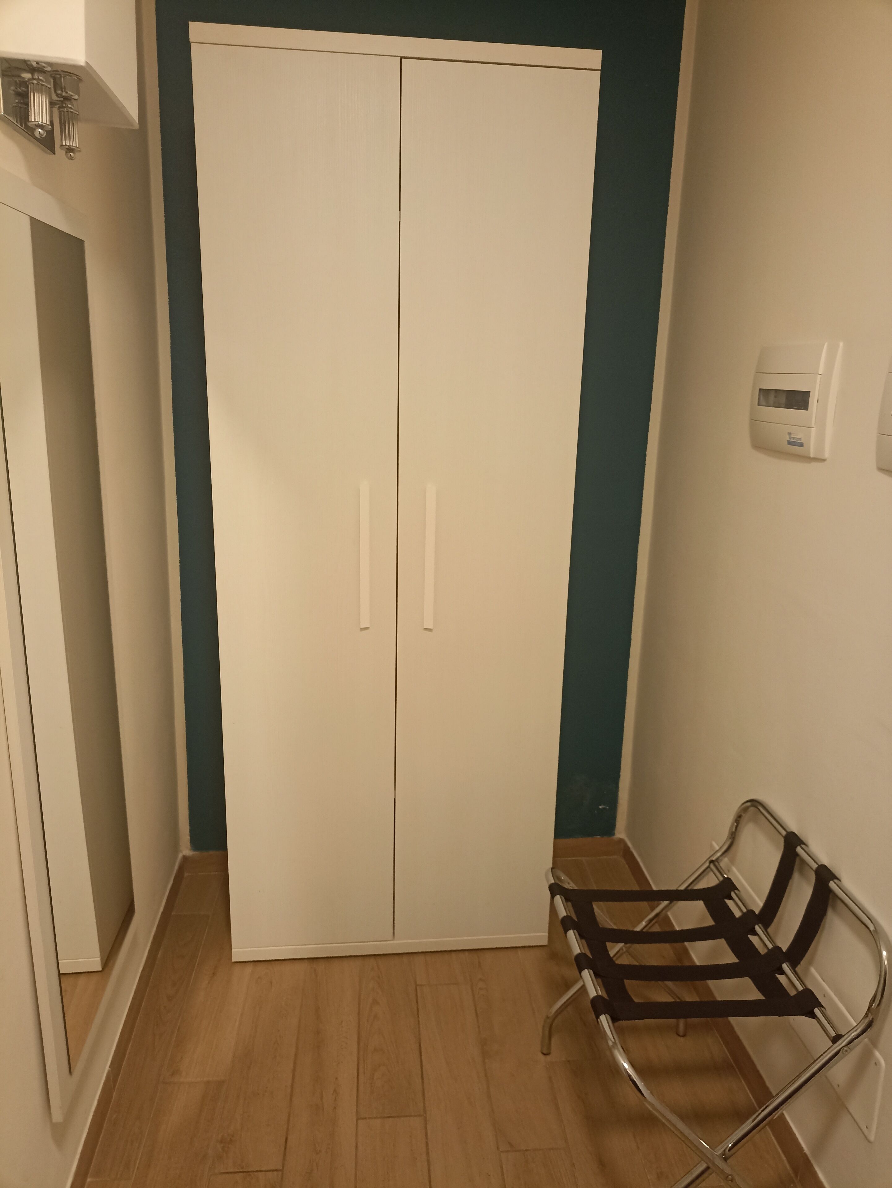 egyptian cotton sheets, premium bedding, down duvets, minibar