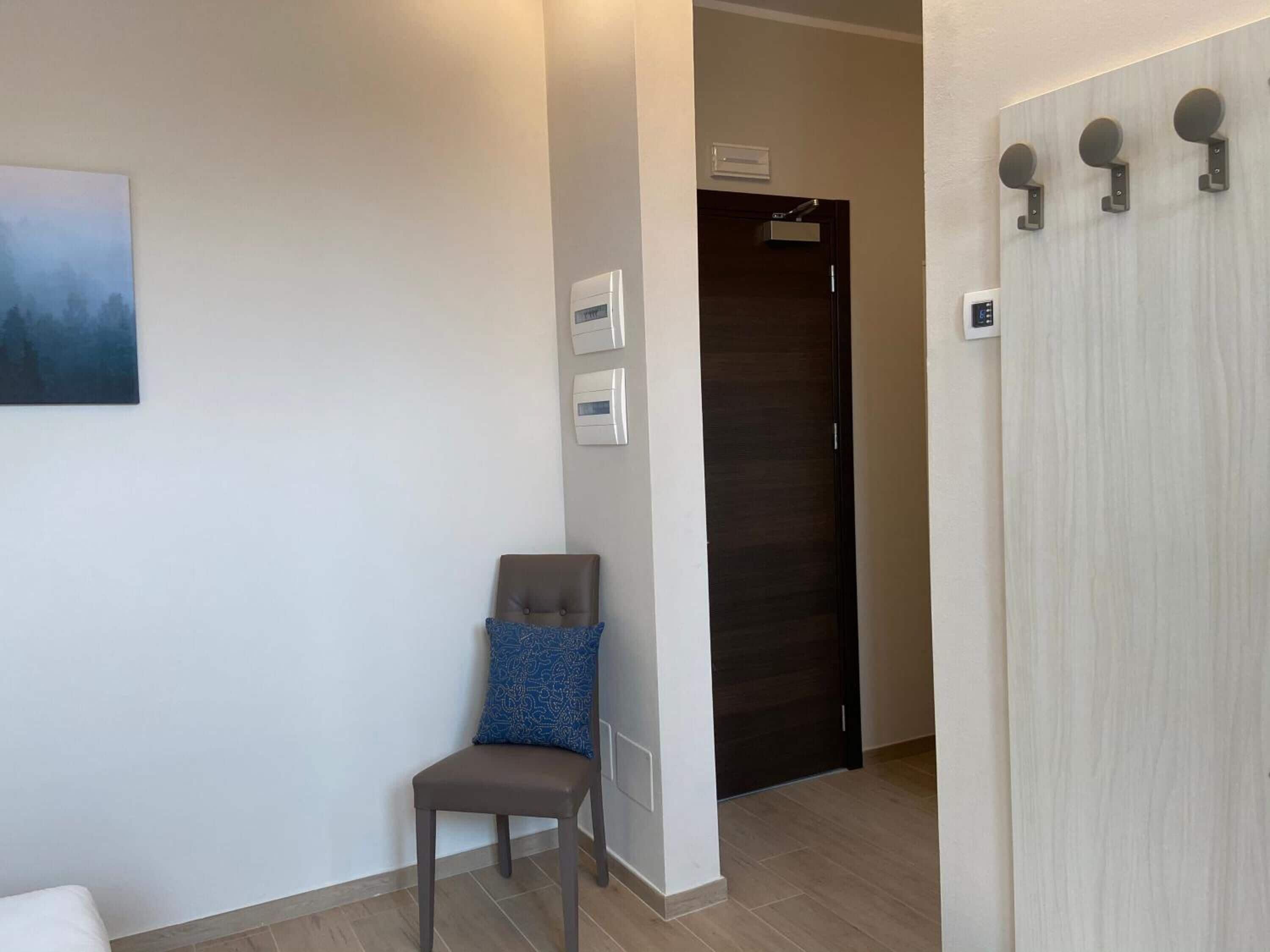 egyptian cotton sheets, premium bedding, down duvets, minibar