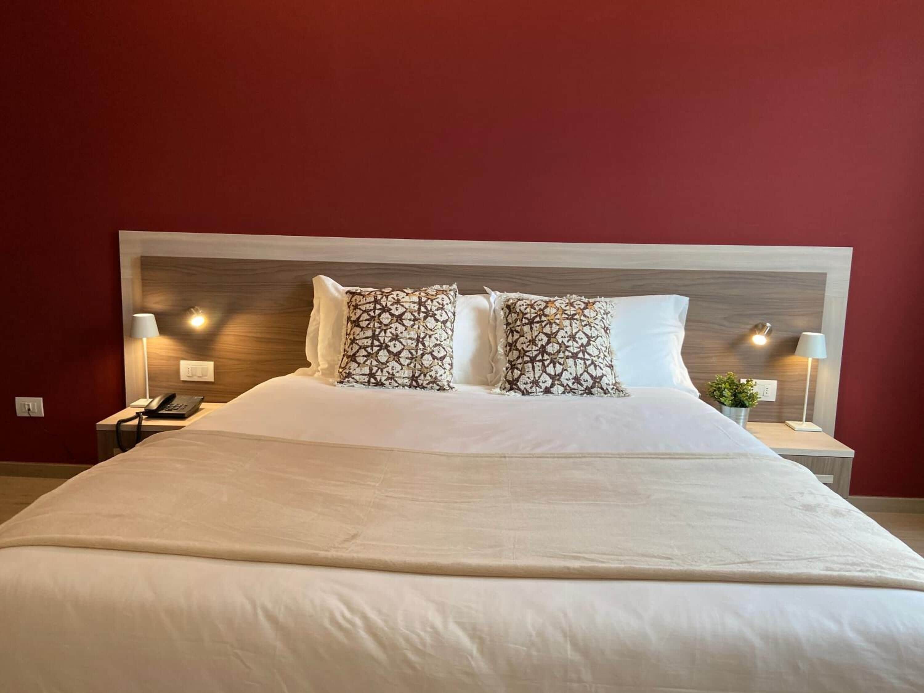 egyptian cotton sheets, premium bedding, down duvets, minibar