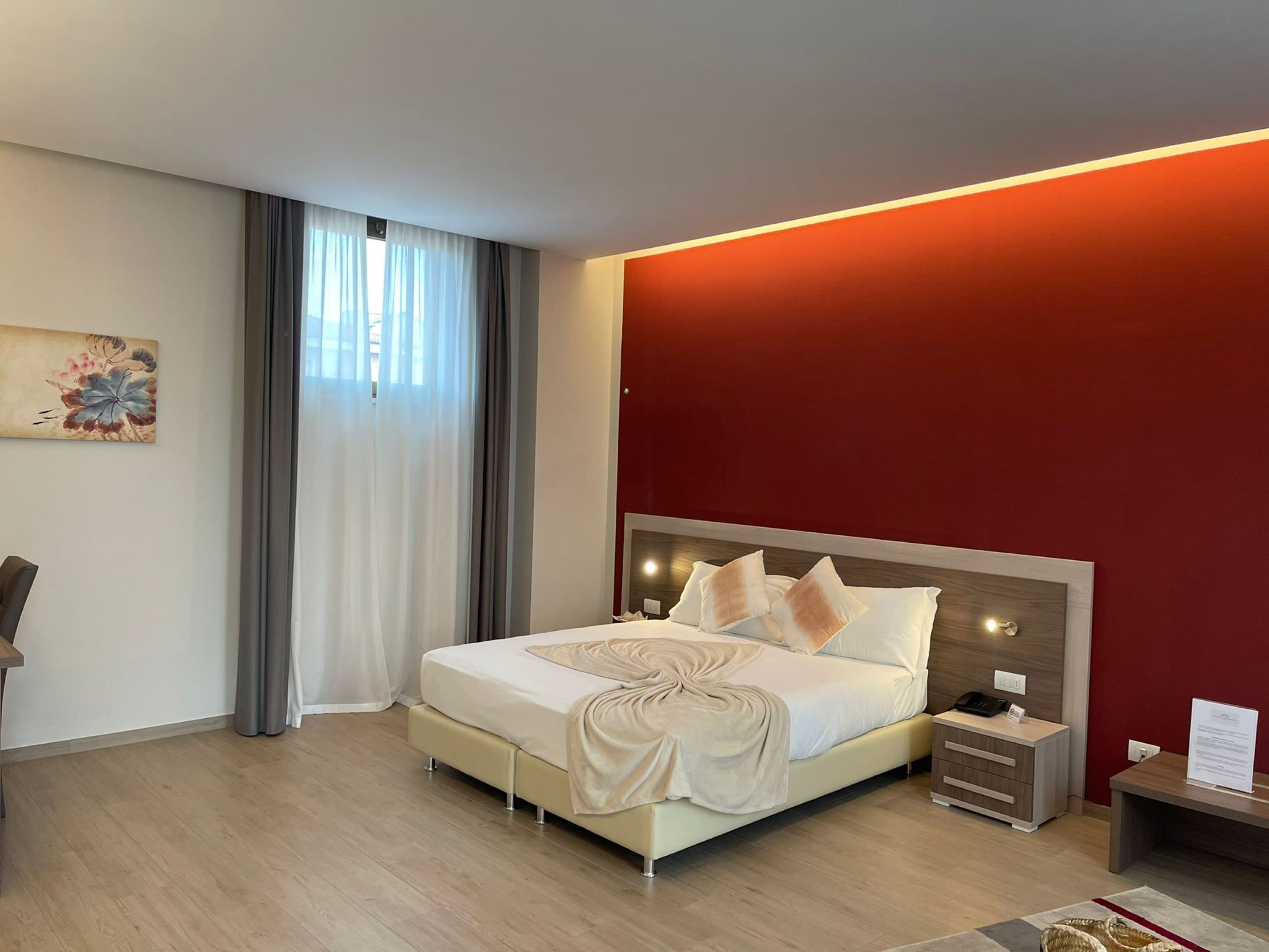 egyptian cotton sheets, premium bedding, down duvets, minibar