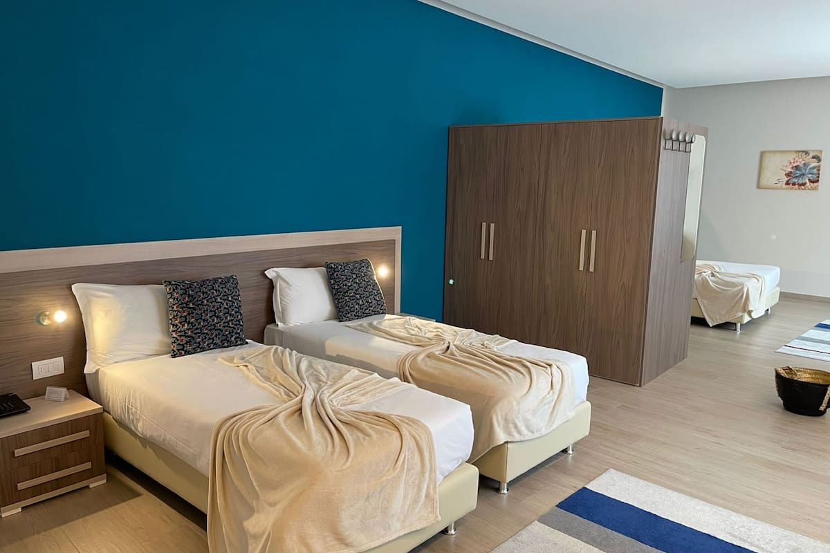 exclusive suite | egyptian cotton sheets, premium bedding, down duvets, minibar