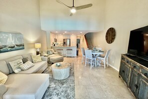 TV, DVD player, table tennis - VDP 59 - Relax and enjoy your vacation in this Gold-rated condo overlooking the pool. (Saint Augustine)