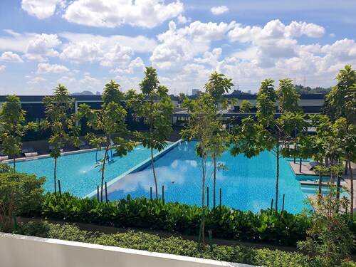 SkyVilla D'island Puchong by BeeStay
