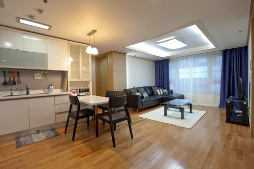 GANGNAM COEX - 3BDR2BATH - 5MIN WALK