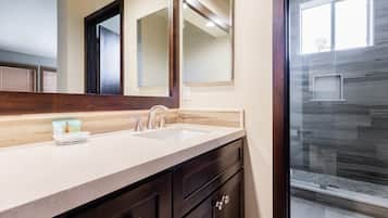 Condo, 3 Bedrooms (Snowcreek #856 Phase V) | Bathroom amenities | Shower, hair dryer, towels, soap