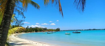 Beachfront air-conditioned 4 bedroom equipped villa. 