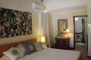 4 bedrooms, in-room safe, desk, iron/ironing board