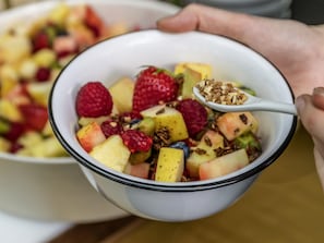 Tägliches Frühstücksbuffet (20.50 EUR pro Person)