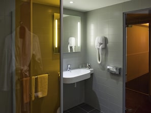 Phòng phong cách cổ điển, 1 giường đôi | 1 phòng ngủ, két bảo mật tại phòng, bàn, màn/rèm cản sáng