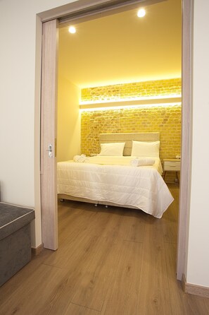 Deluxe Apartment, 1 Bedroom | 1 bedroom, soundproofing, iron/ironing board, free WiFi - Liston Suite Piazza (Corfu)