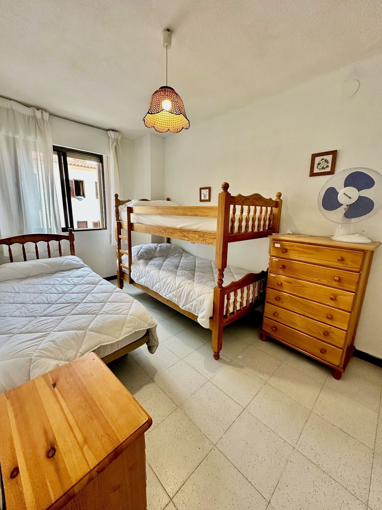 2 slaapkamers, een strijkplank/strijkijzer, wifi