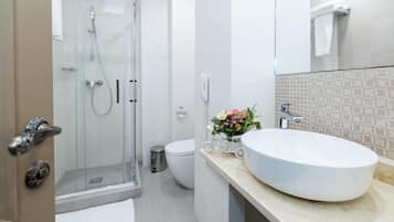 Bathroom | Free toiletries, hair dryer, slippers, towels