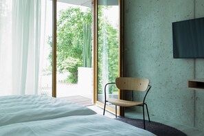 Caja de seguridad en la habitación y escritorio 