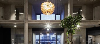 플라워스 호텔 에센