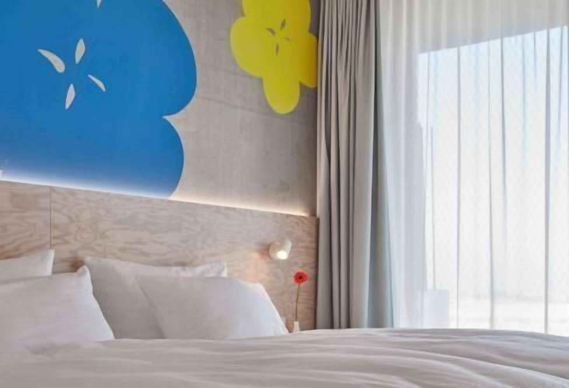 ตู้นิรภัยในห้องพัก, โต๊ะทำงาน, พื้นที่ทำงานแบบใช้แล็ปท็อป, Wi-Fi ฟรี